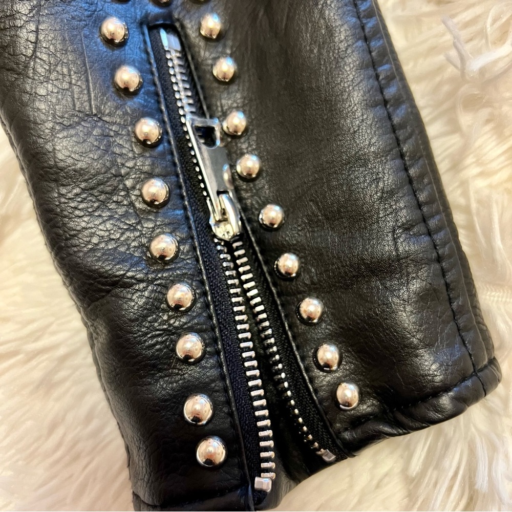 Holly Bracken Moto Faux Leather Jacket - black with floral embroidery - size M - Picture 6 of 9